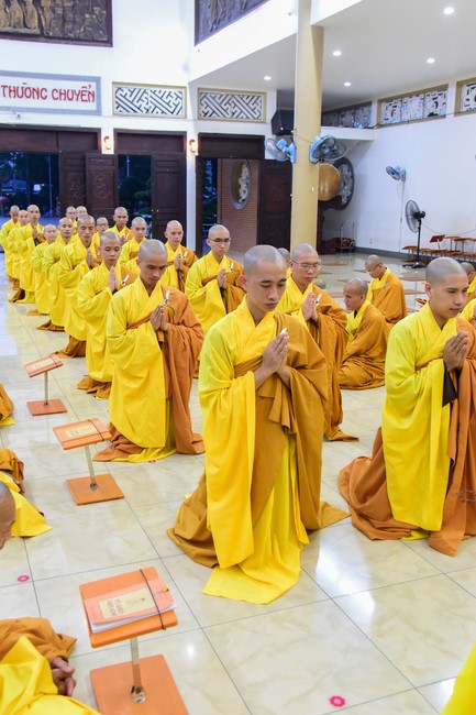 Pratimoksa commandment rite